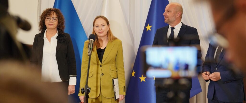 192 mln zł otrzymał samorząd Rzeszowa na modernizację miejskiego transportu z europejskiego programu Polska Wschodnia. W ramach inwestycji zakupionych zostanie m.in. ponad 30 zeroemisyjnych autobusów, wybudowane będą również ścieżki rowerowe.