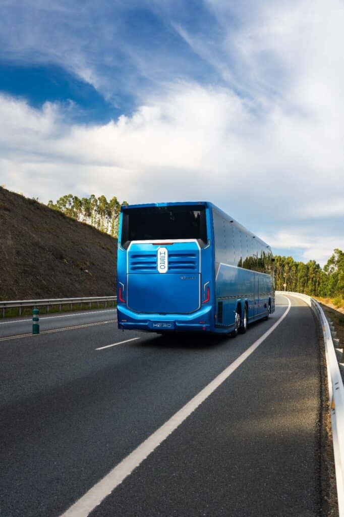 Busworld 2025: Debiut autobusu kombi Castrosua Hero na podwoziu Volvo BZR Electric