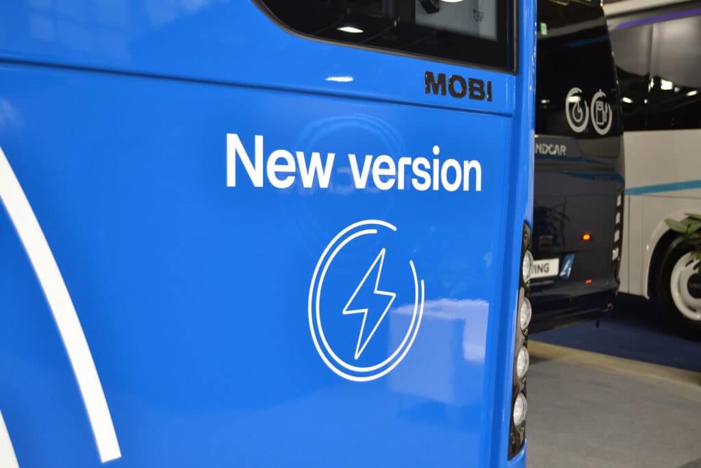 Busworld 2025: Premierowy autobus Indcar e-Mobi plus zmiana logo. Po przejęciu Car-bus