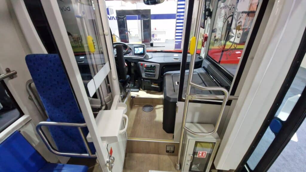 Alfabus z nową ofensywą na Busworld 2025. Chiński producent pokazuje trzy modele e-busów