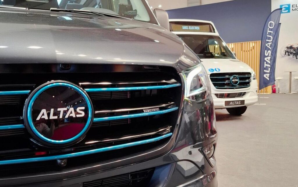 Altas na Busworld 2025: Elektryczny rozmach, nowa generacja i zmiana przywództwa