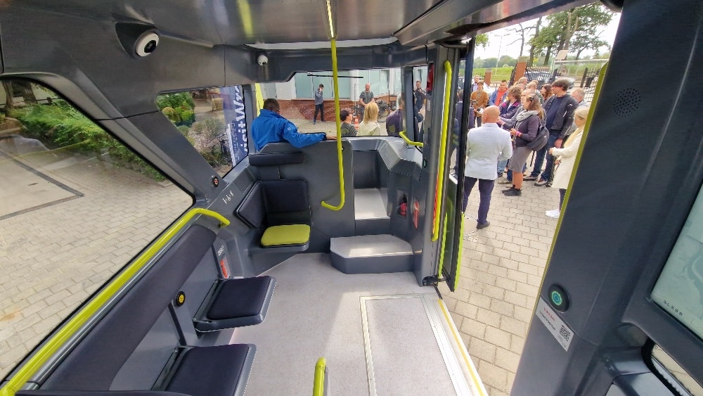 Na cmentarz Osobowicki we Wrocławiu kursuje już autonomiczny minibus. Od firmy Blees