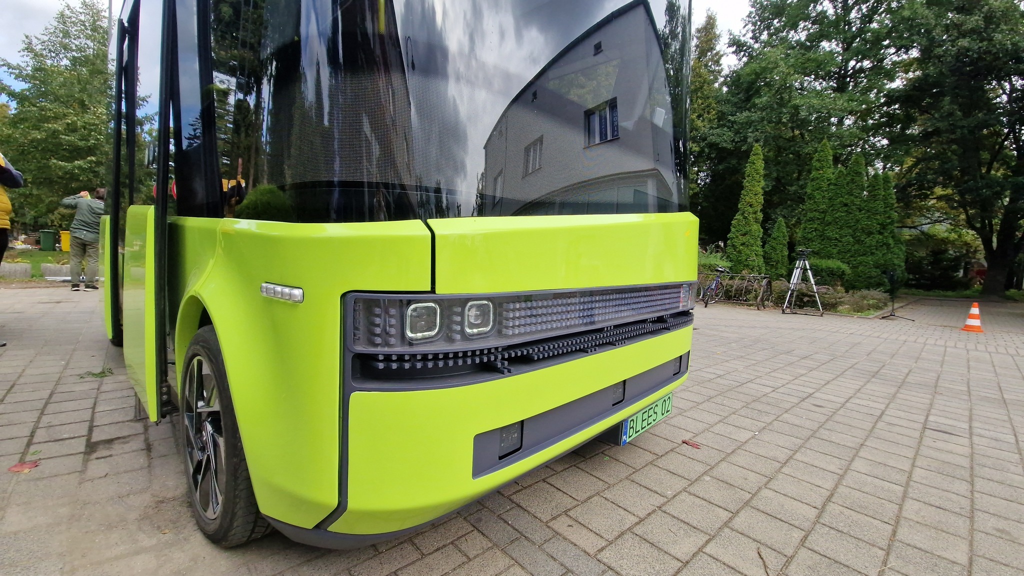 Infobus - Od jutra autonomiczny minibus BB-1 zabierze pasażerów na Cmentarzu Osobowickim