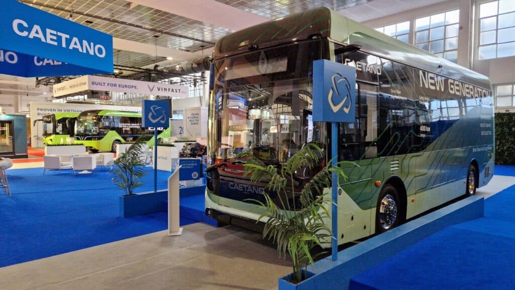 CaetanoBus i CRRC wspólnie na Busworld Europe 2025