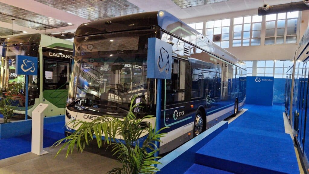 CaetanoBus i CRRC wspólnie na Busworld Europe 2025