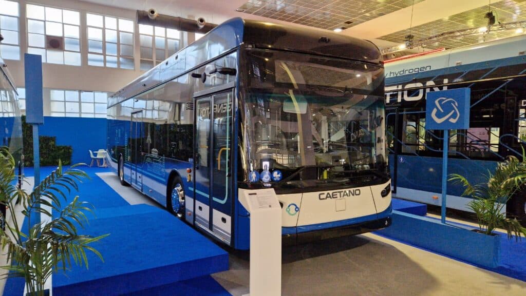 CaetanoBus i CRRC wspólnie na Busworld Europe 2025