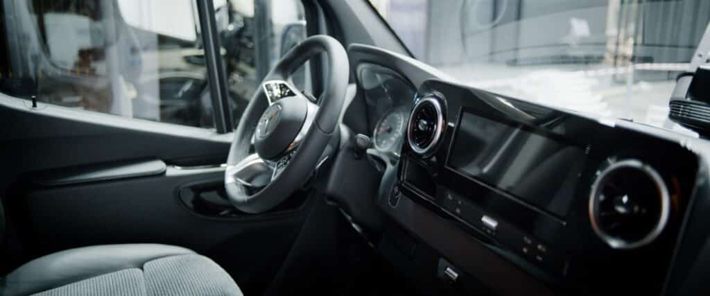 Busworld 2025: CMS Auto stawia na diesla i minibusy od Mercedesa. I rozwija eksport