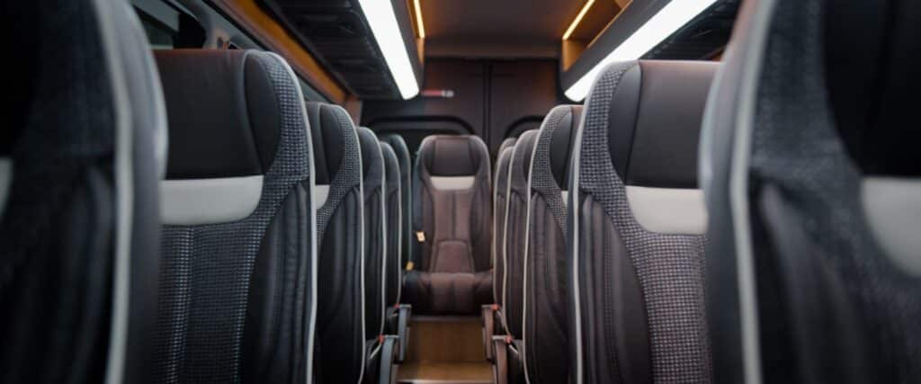 Busworld 2025: CMS Auto stawia na diesla i minibusy od Mercedesa. I rozwija eksport