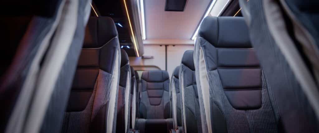 Busworld 2025: CMS Auto stawia na diesla i minibusy od Mercedesa. I rozwija eksport