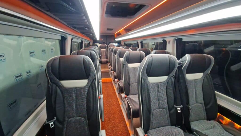 Busworld 2025: CMS Auto stawia na diesla i minibusy od Mercedesa. I rozwija eksport