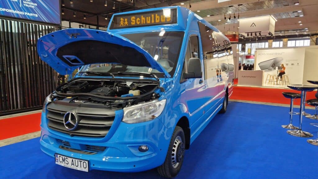 Busworld 2025: CMS Auto stawia na diesla i minibusy od Mercedesa. I rozwija eksport