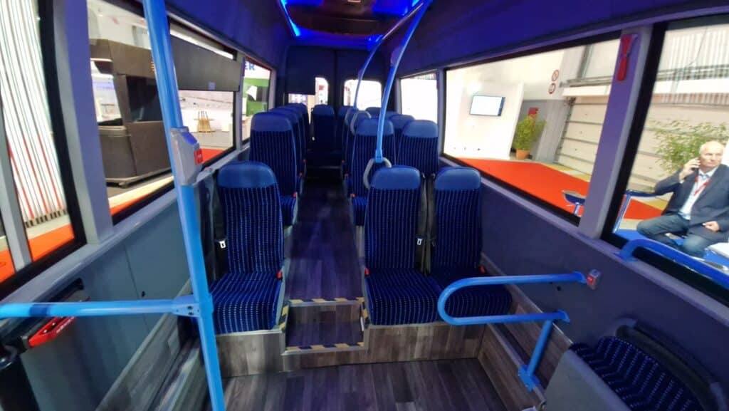 Busworld 2025: CMS Auto stawia na diesla i minibusy od Mercedesa. I rozwija eksport