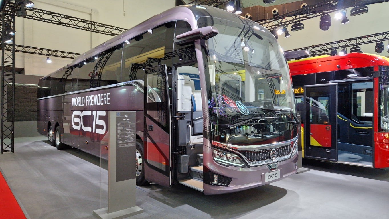 Infobus - Golden Dragon z dwoma autobusami na Busworld 2025. Premiera e-autokaru GC15