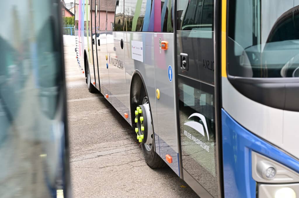 Małopolskie Linie Dowozowe z rekordową frekwencją w autobusach. Styczeń-sierpień