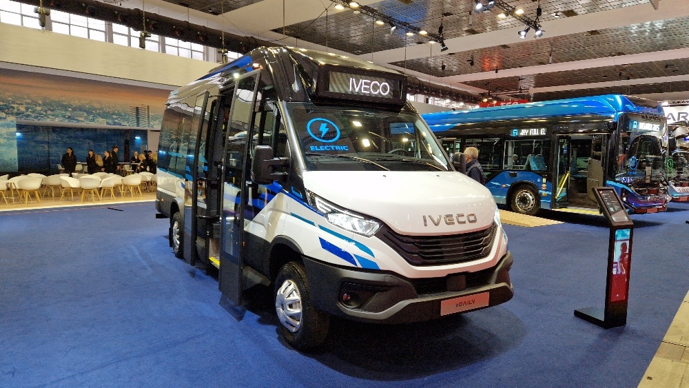 Dwie premiery Iveco na Busworld 2025: minibus eDaily Low Entry i midibus G-Way