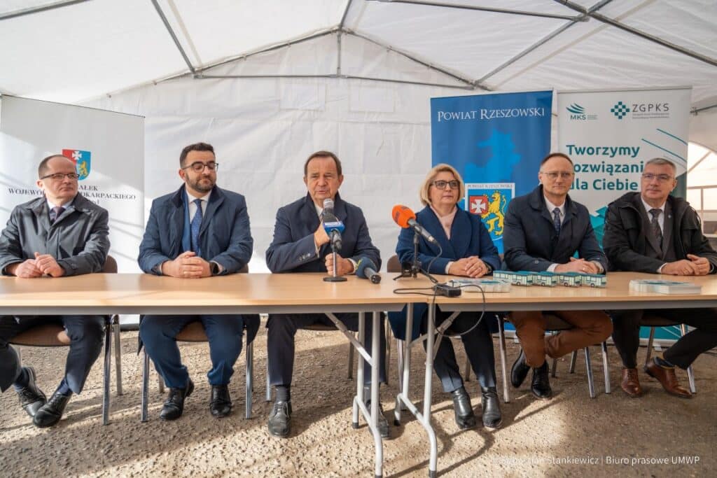 Nowe autobusy MAN Lion`s City 12 CNG będą jeździć po Podkarpaciu / fot. UMWP