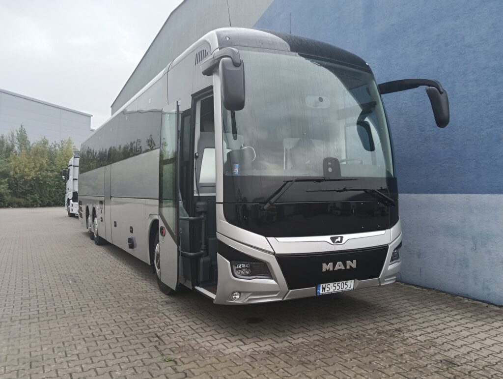 Nowości we flocie Super Trans – dwa fabrycznie nowe autokary: MAN Lion’s Coach (61+2 miejsc).