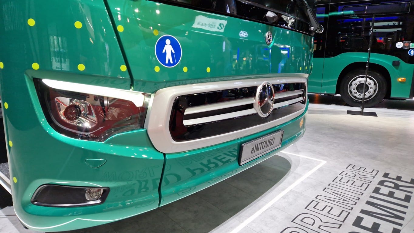 Infobus - Busworld 2025: Mercedes-Benz z premierą eIntouro i autobusową regulacją GSR-C