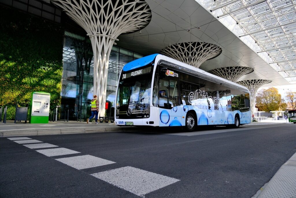 Autobus Mercedes eCitaro Fuel Cell w Lublinie. Test w codziennej eksploatacji MPK