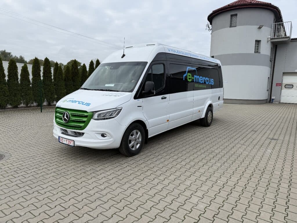 Elektryczny minibus Mercusa testowany w Opatowie. Powiat szykuje się na zakupy 2026