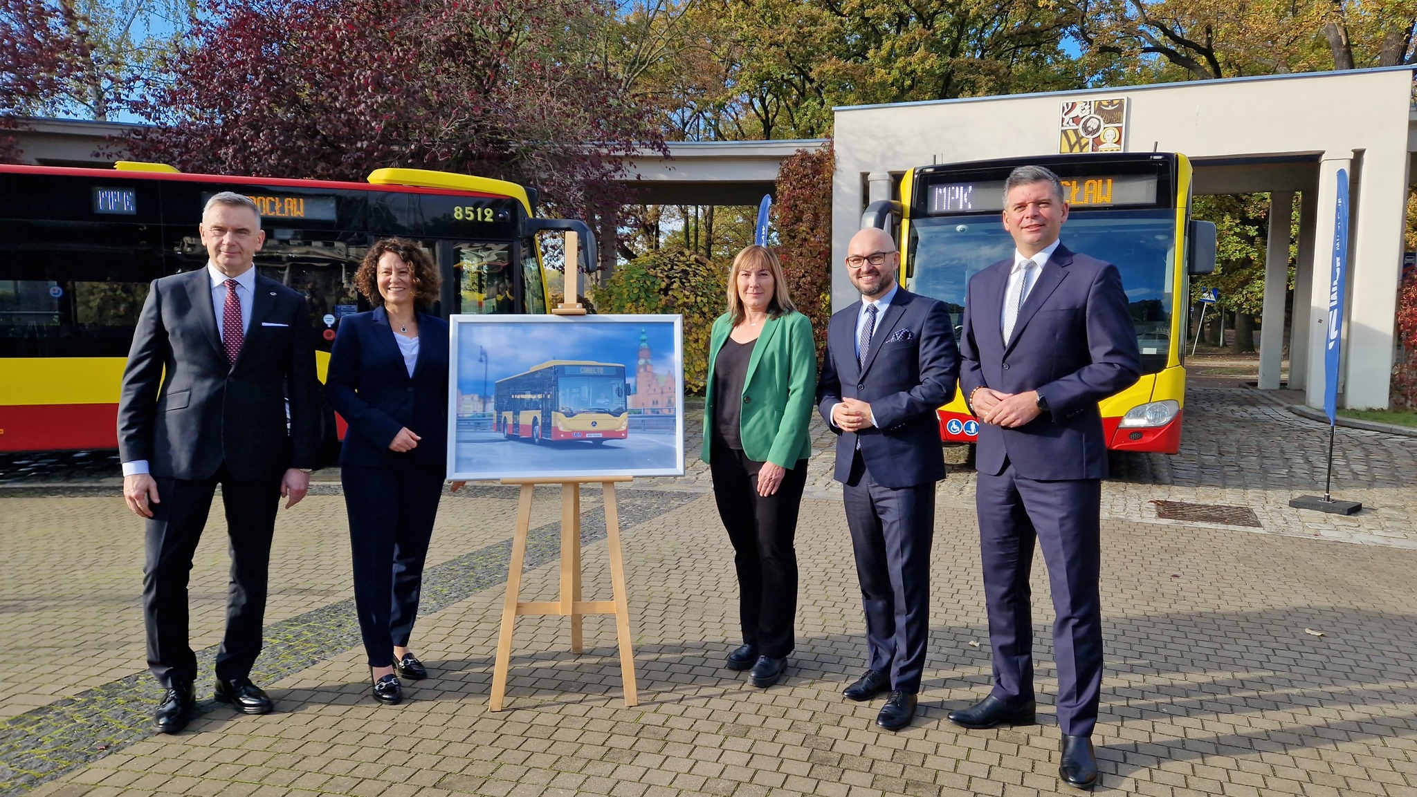 Infobus - Druga setka autobusów diesla dla MPK Wrocław. Umowa z Daimler Buses i PKO Leasing