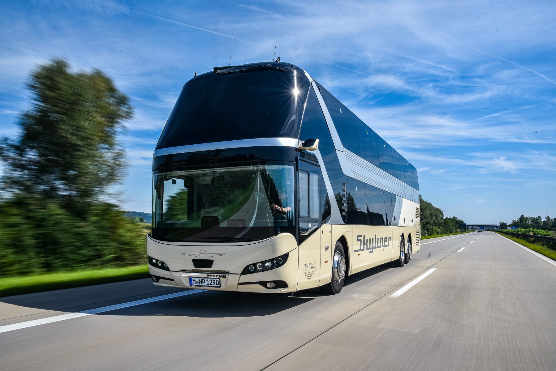 Infobus - Busworld 2025: Neoplan Skyliner Auwärter Edition. Autobusowa ikona w nowym wydaniu