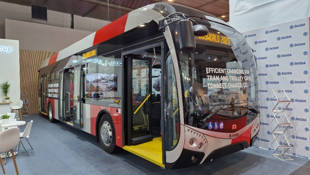 Busworld 2025: Škoda pokazała nowy elektrobus dla Pragi. Na bazie SOR ENS12