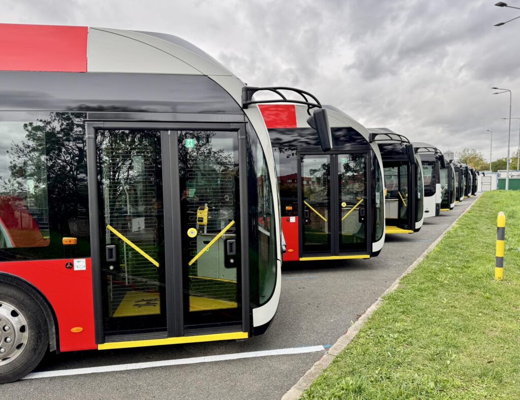 Praga wprowadza nowe elektrobusy SOR ENS 12 / fot. DPP - Ondřej Kubát