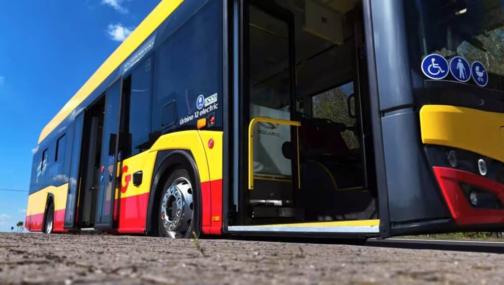 Solaris Urbino 12 w barwach Grodziskich Przewozów Autobusowych / fot. GPA