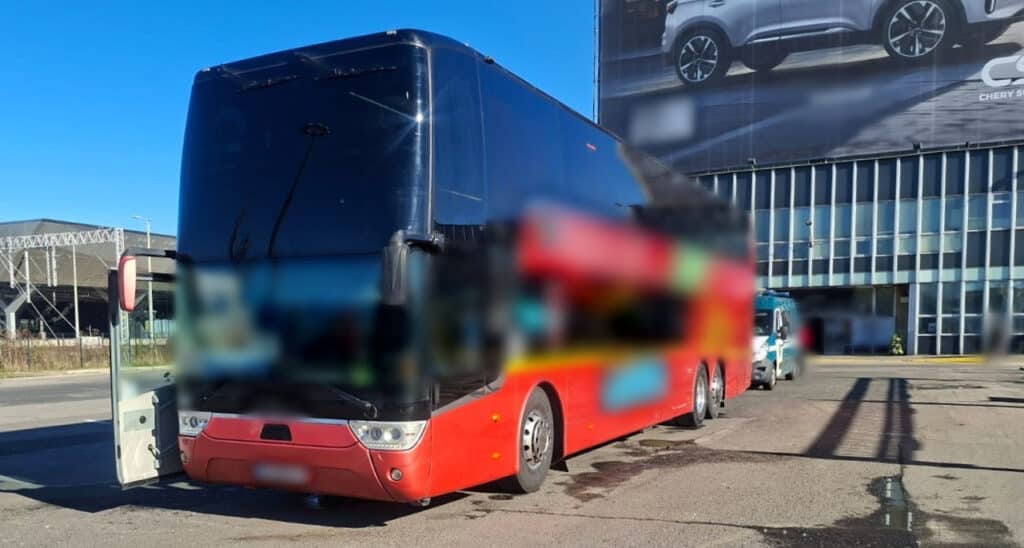 ITD: Dwaj ukraińscy kierowcy autokarów manipulowali tachografami. Fałszywe karty