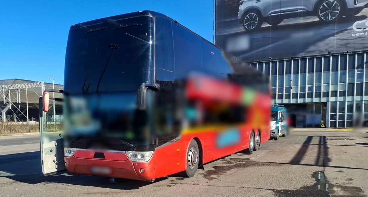 Infobus - ITD: Dwaj ukraińscy kierowcy autokarów manipulowali tachografami. Fałszywe karty