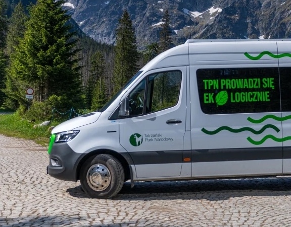Infobus - Elektryczny minibus Mercusa testowany w Opatowie. Powiat szykuje się na zakupy 2026