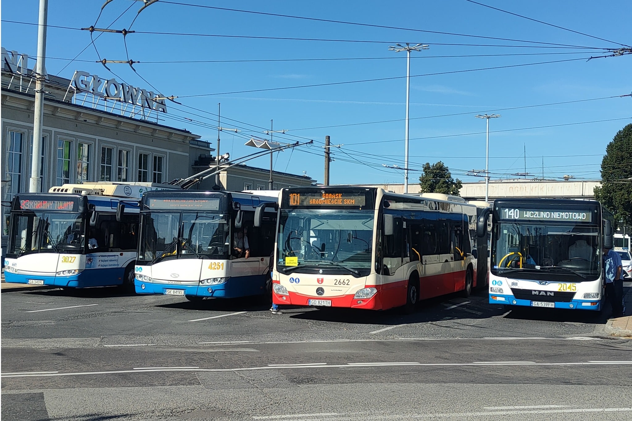 Infotrans - Pomorski transport publiczny na Wszystkich Świętych 2025: Gdańsk, Gdynia, Sopot i Słupsk
