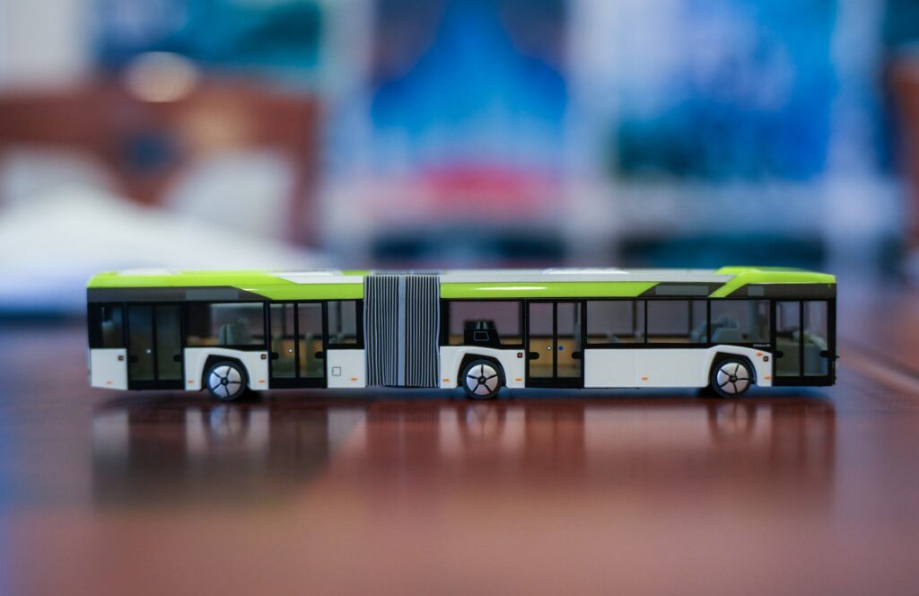 Szczecin zainwestuje w 22 autobusy mild hybrid od Solarisa – kontrakt wart ponad 62 mln zł podpisany!