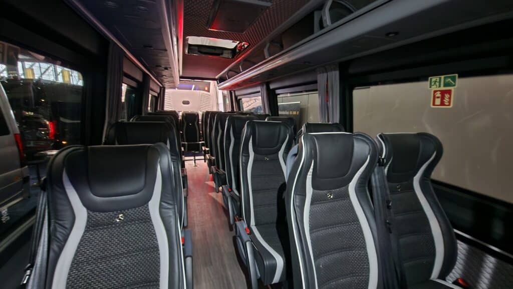 Busworld 2025: Żak Producer prezentuje nowe minibusy. Dla turystyki, miast i szkół