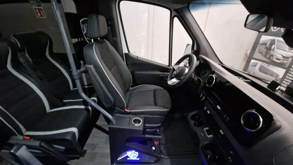 Busworld 2025: Żak Producer prezentuje nowe minibusy. Dla turystyki, miast i szkół