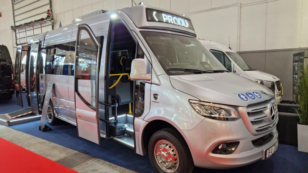 Busworld 2025: Żak Producer prezentuje nowe minibusy. Dla turystyki, miast i szkół