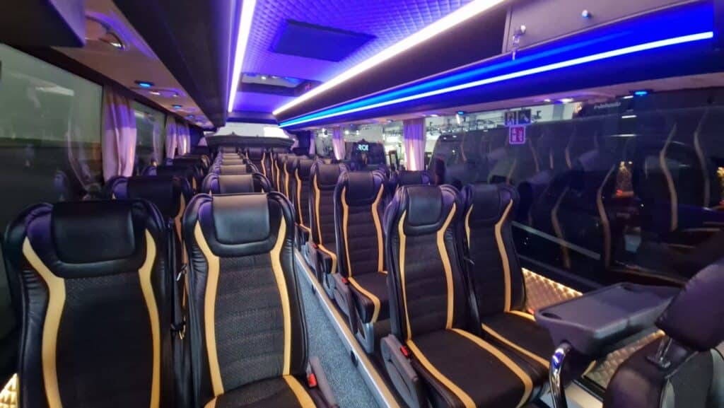 Busworld 2025: Żak Producer prezentuje nowe minibusy. Dla turystyki, miast i szkół