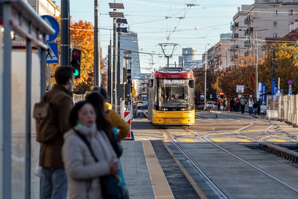 Warszawa: Tramwaje pojechały Marszałkowską i Grójecką. Powrót do normalności foto: TW