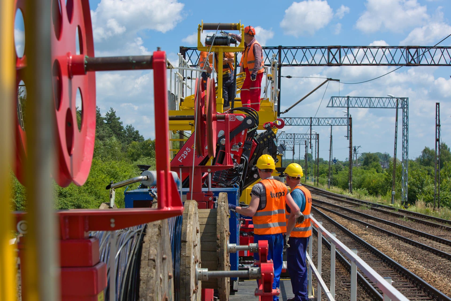 Inforail - PKP Polskie Linie Kolejowe zwiększają plan przetargów do 27 miliardów złotych