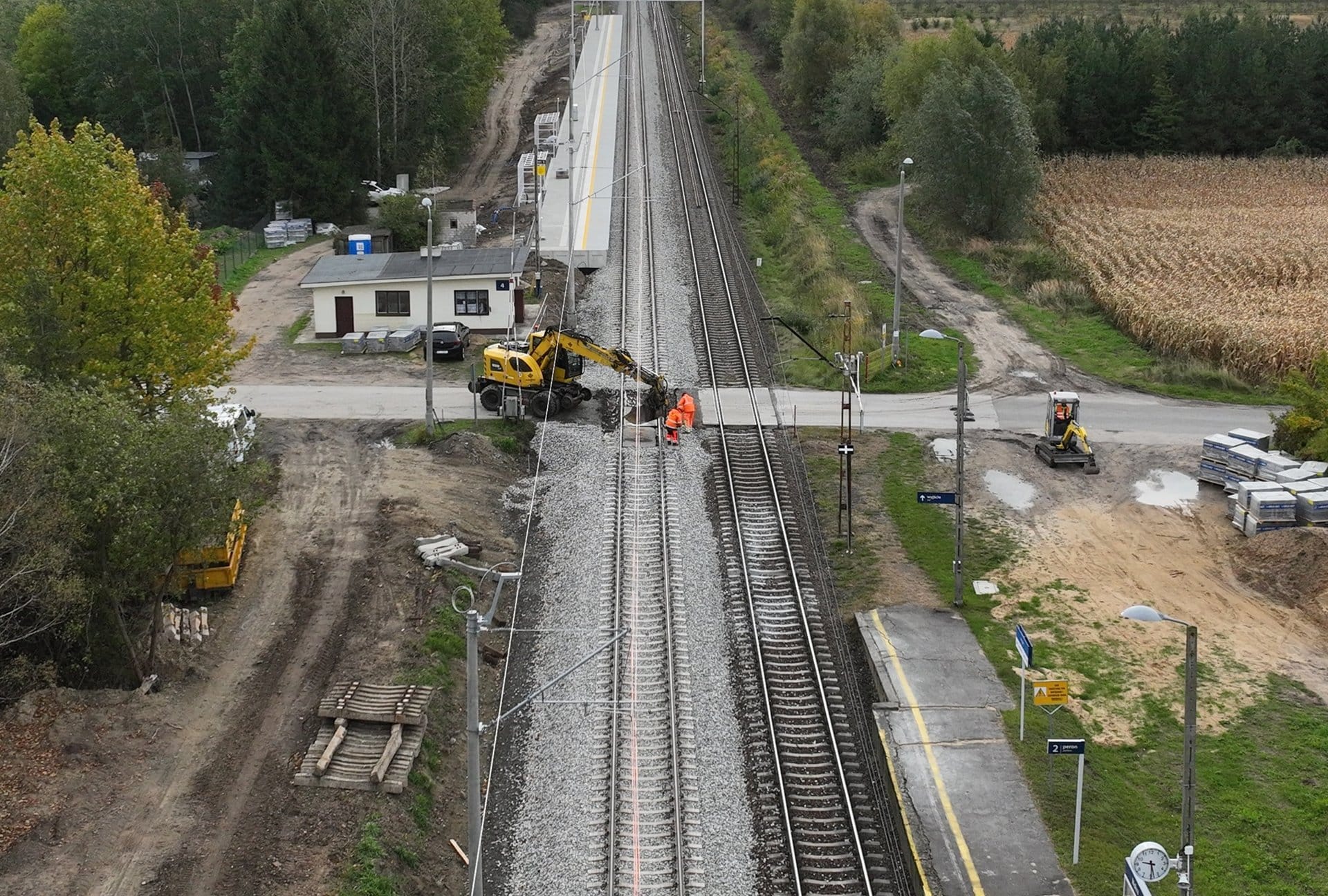 Inforail - Nowa kładka w Bełchowie. To kolejny krok w modernizacji linii Skierniewice–Łowicz