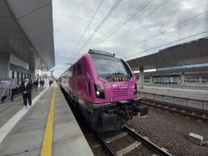 Lokomotywa EU200 w okolicznościowej okleinie