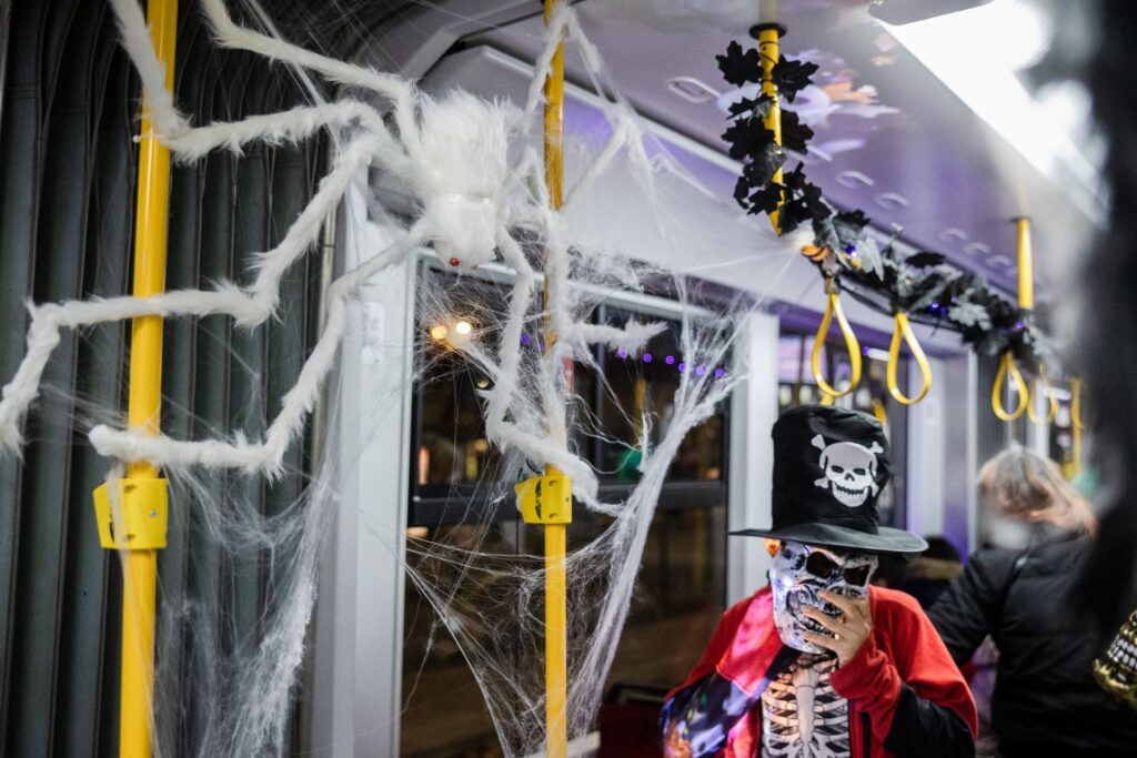 Halloweenowy tramwaj znów na torach w Gdańsku. Straszna tradycja powraca foto: gdansk.pl
