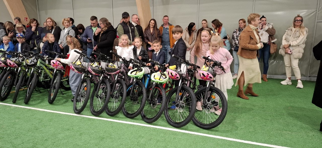 Infobike - Szprotawa rozdaje rowery pierwszakom – ponad tysiąc jednośladów w czterech edycjach