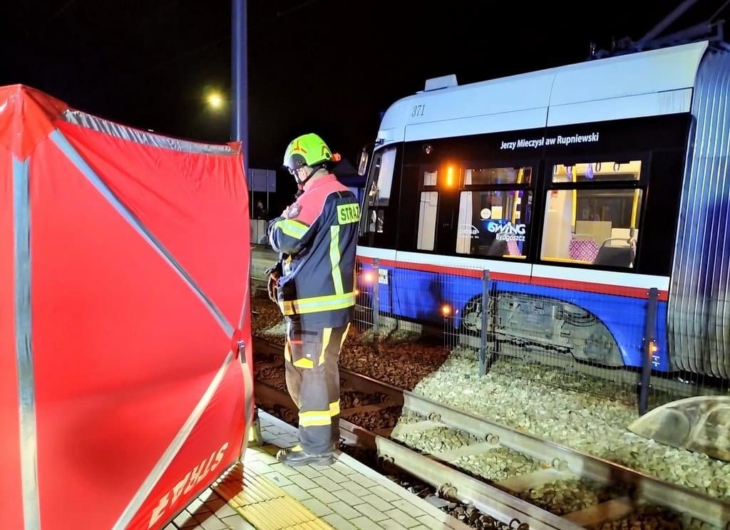 Infotram - Bydgoszcz: Tramwaj przejechał po leżącym na torach mężczyźnie. Tragiczny finał