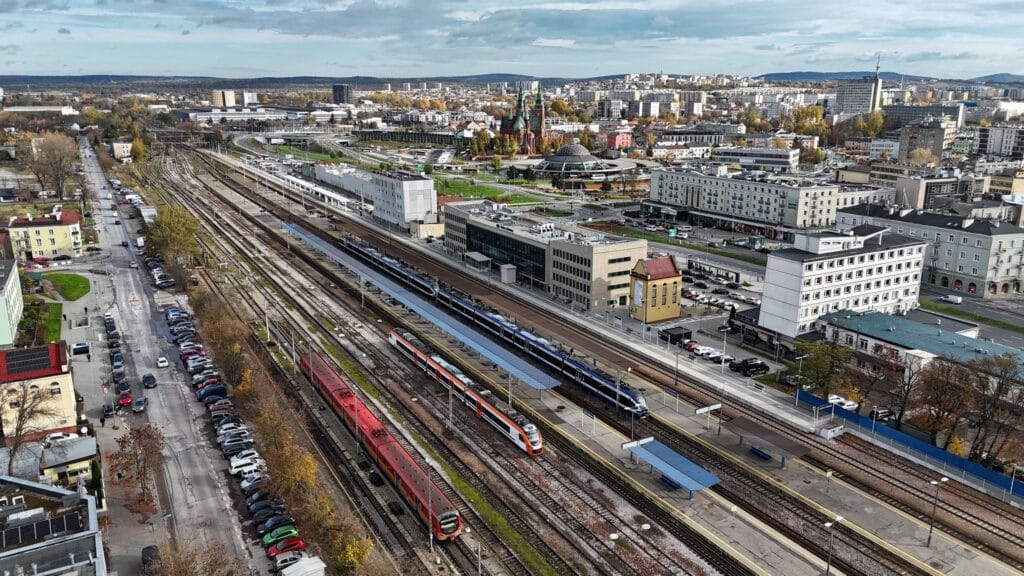 Poniedziałkowy odjazd z PKP Intercity. Tańsze bilety na pociągi z Lublina i Kielc