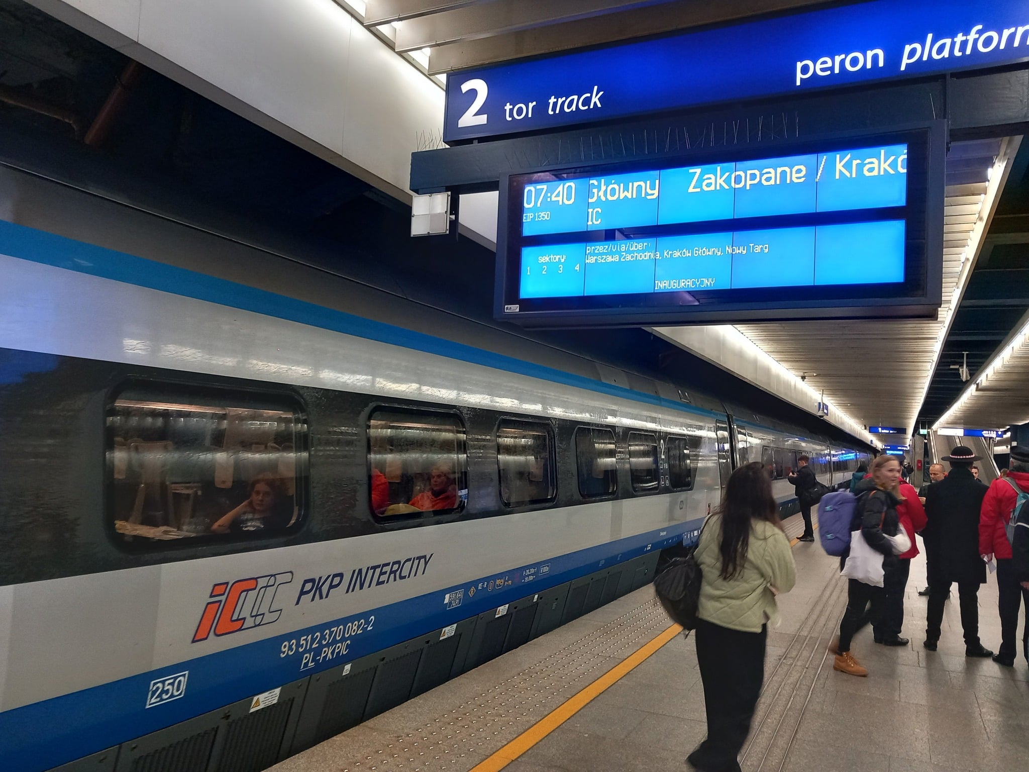 Inforail - Pendolino po raz pierwszy pojechało do Zakopanego. Historyczny przejazd PKP Intercity