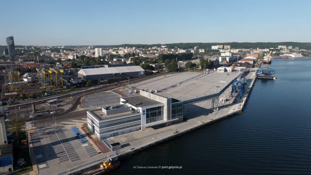 Ciąg dalszy walki o terminal promowy w Gdyni. Związkowcy protestują. Port oświadcza