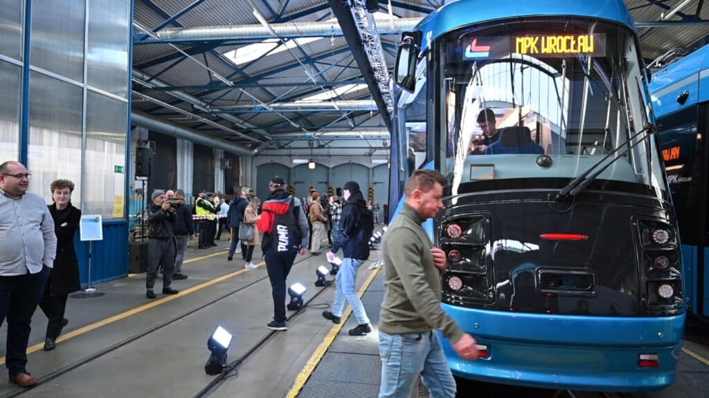Pierwsza zmodernizowana Skoda 19T w MPK Wrocław. Z napędem Medcom