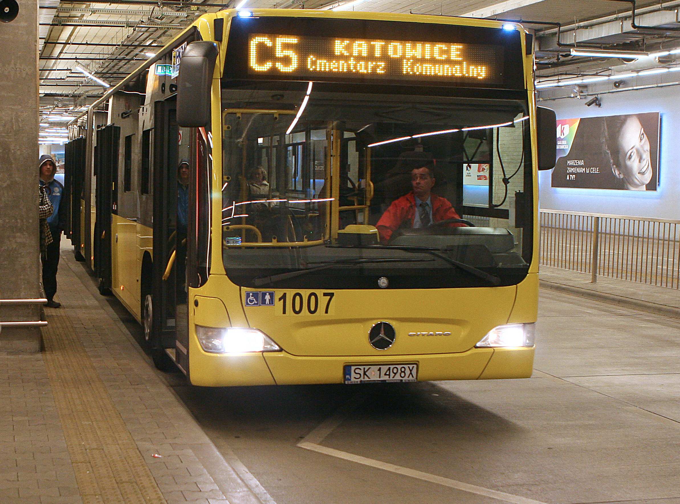 Infotrans - Wszystkich Świętych 2025: GZM z bezpłatnym transportem publicznym i specjalnymi liniami